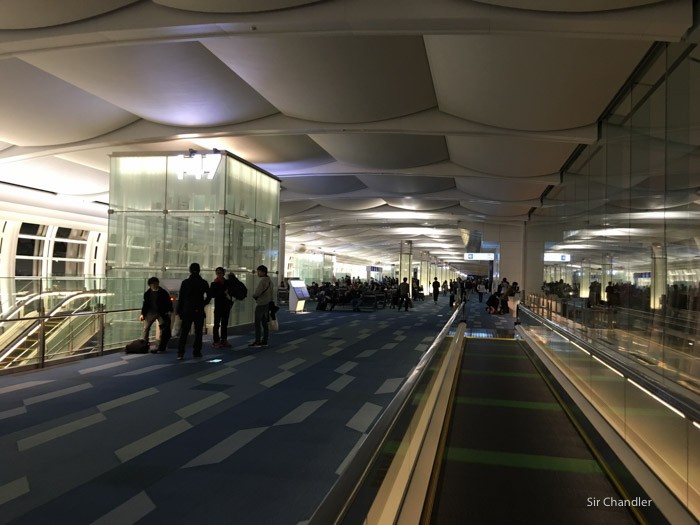 11-haneda-pasillos
