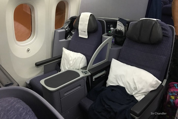 16-business-787-united