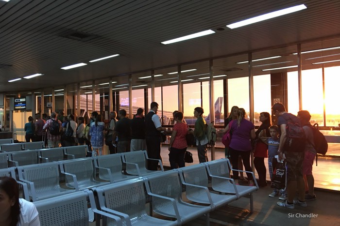lan-premium-economy-5492