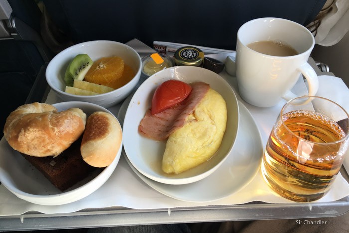 lan-premium-economy-5502