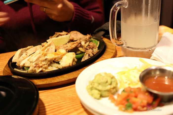 5-tacos-chilis-carnitas