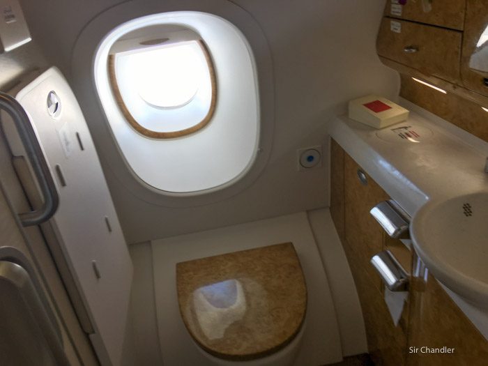 29-emirates-airbus-380-4015