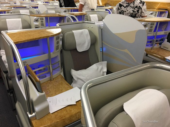 7-business-emirates-airbus-380-3975